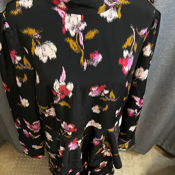 Women’s dress. - Picture 3 of 6